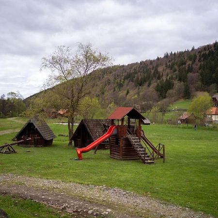 3A Guest House Sicasău エクステリア 写真