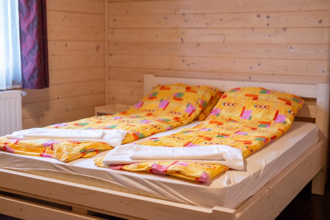 3A Guest House Sicasău エクステリア 写真