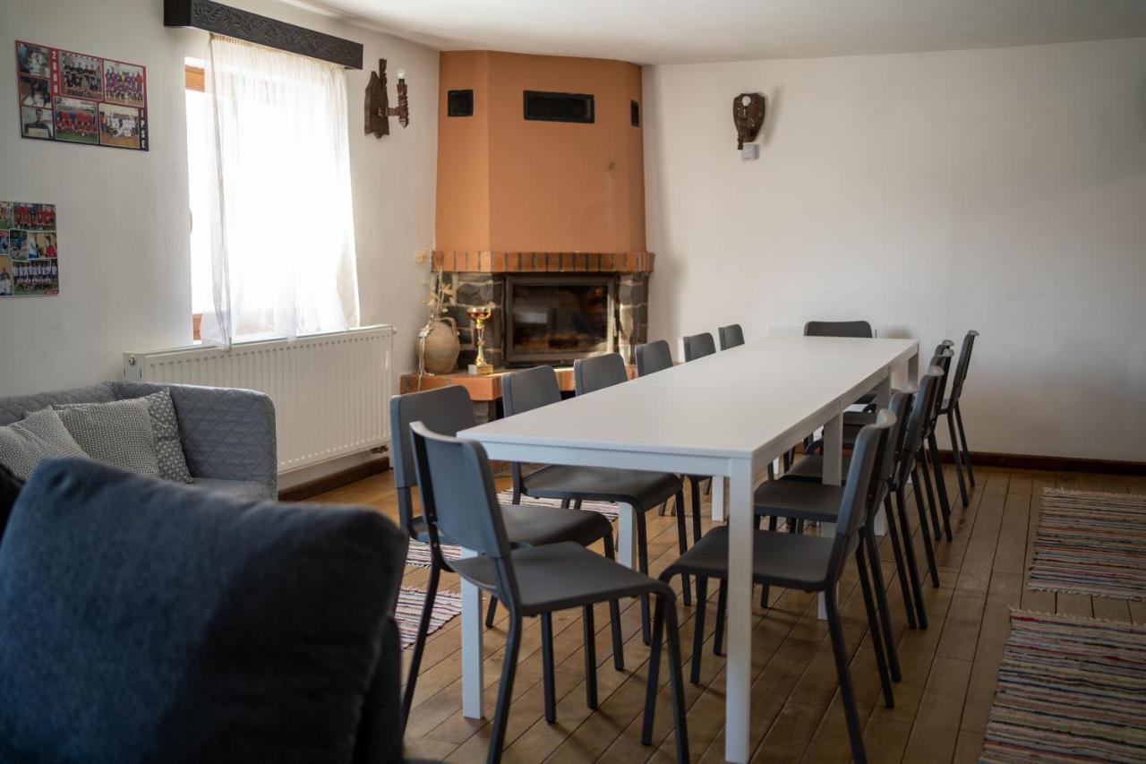 3A Guest House Sicasău エクステリア 写真