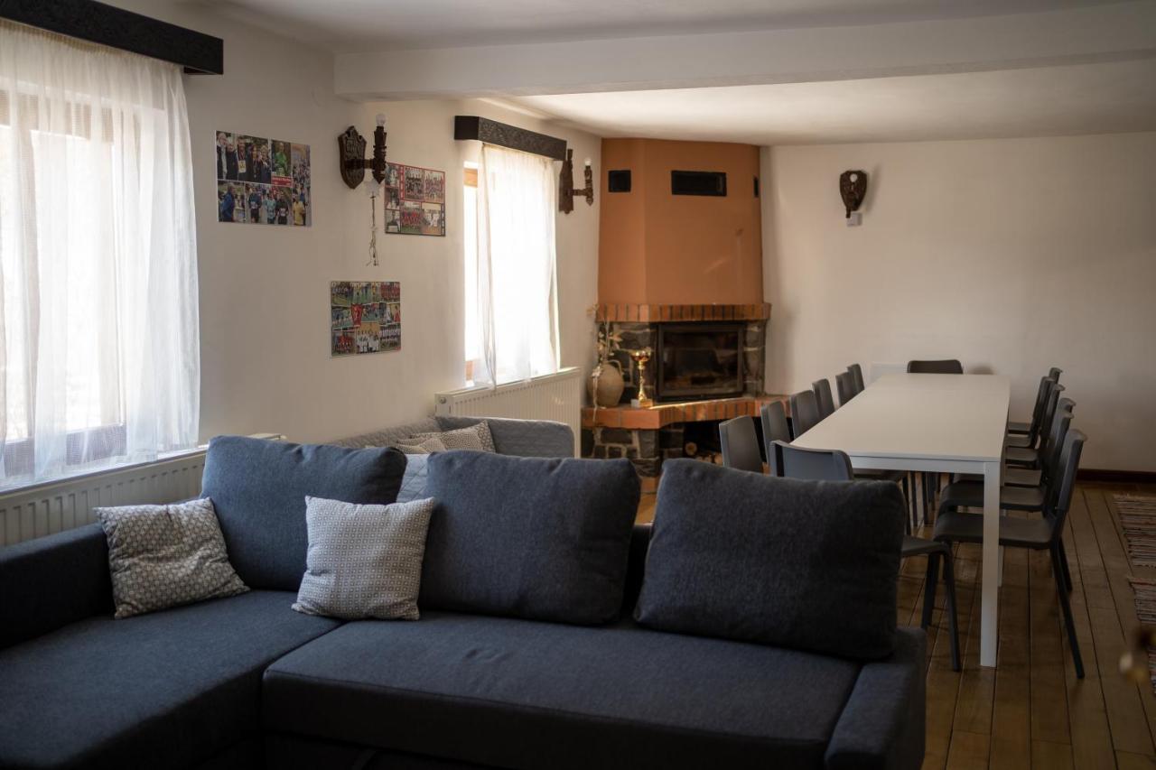 3A Guest House Sicasău エクステリア 写真