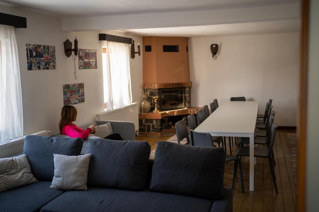 3A Guest House Sicasău エクステリア 写真
